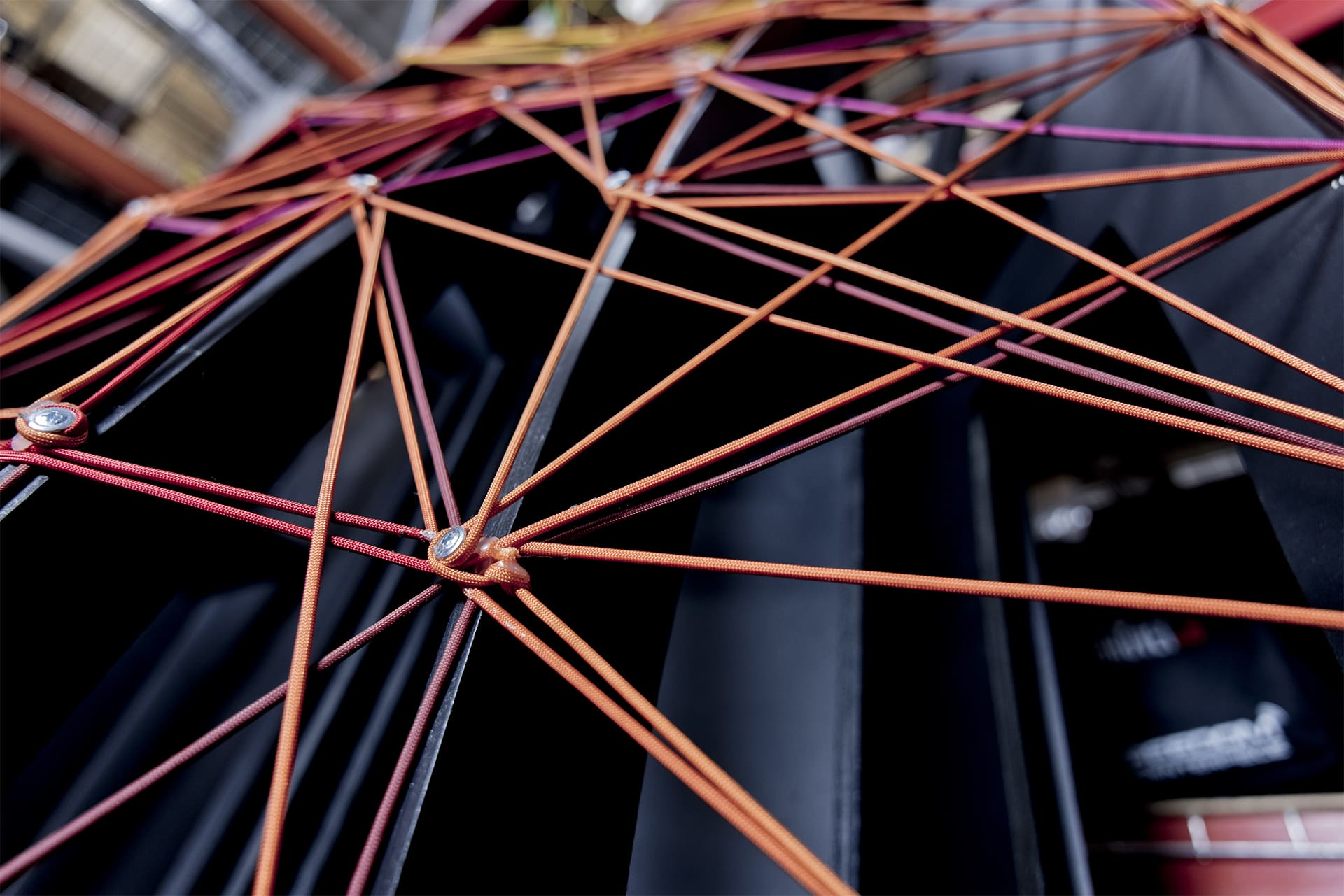 rope wires intersecting on object