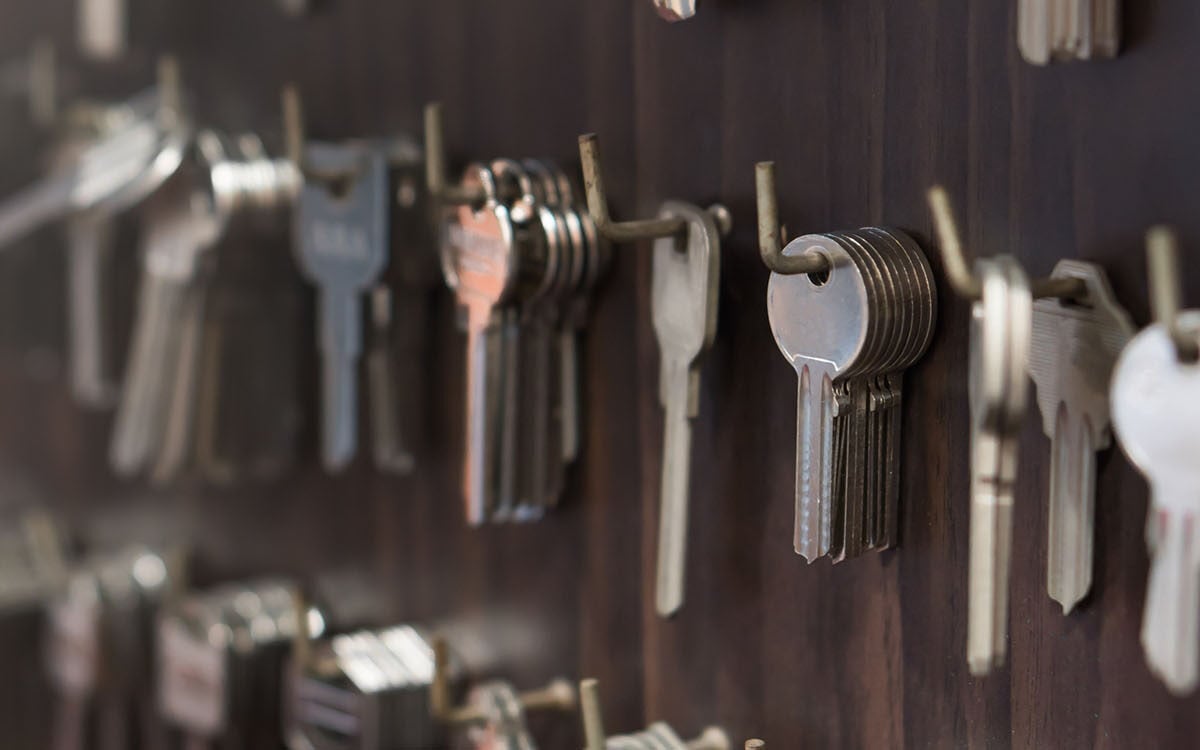 a group of keys on hooks